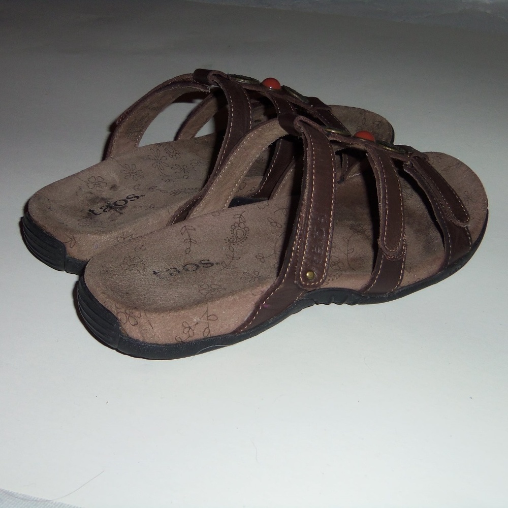 Taos Sandals! Size 6 - Picture 4 of 5